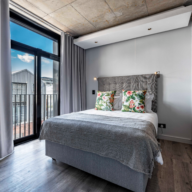 105 Signature, De Waterkant