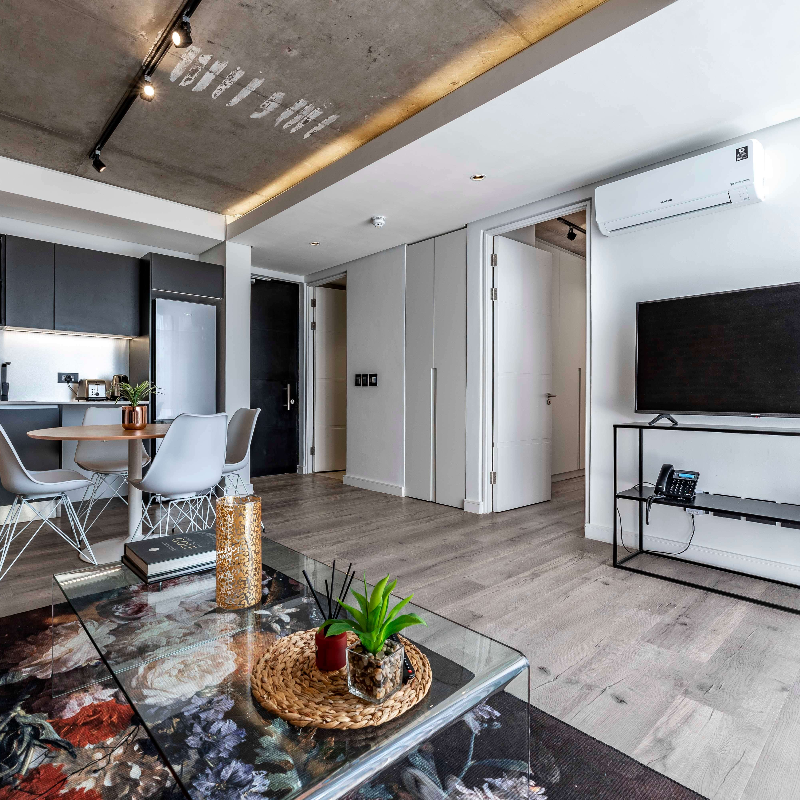 402 The Signature, De Waterkant