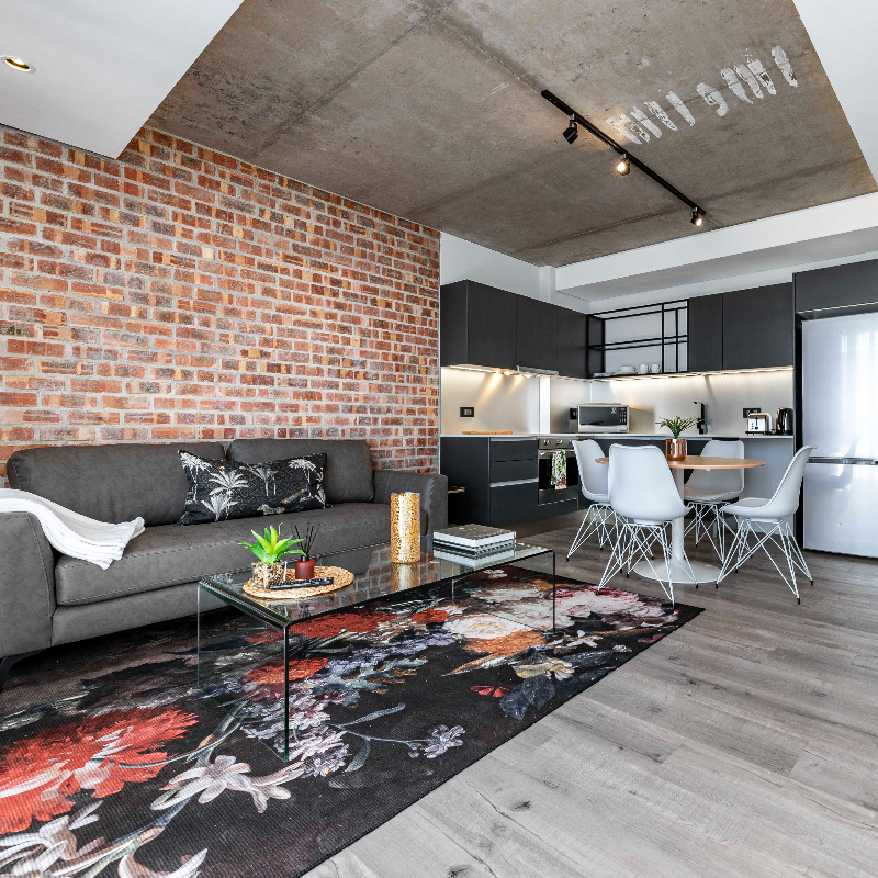 402 The Signature, De Waterkant